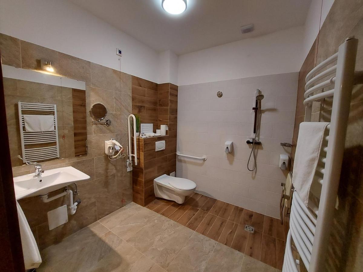 مبيت وإفطار سيغيد Ven Diofa De Lux Panzio المظهر الخارجي الصورة